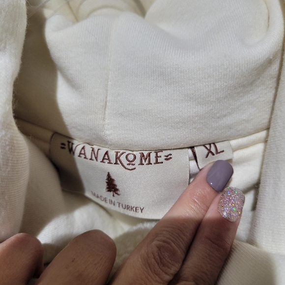 Sherpa Hooded Wool Vest - Picture 4 of 13